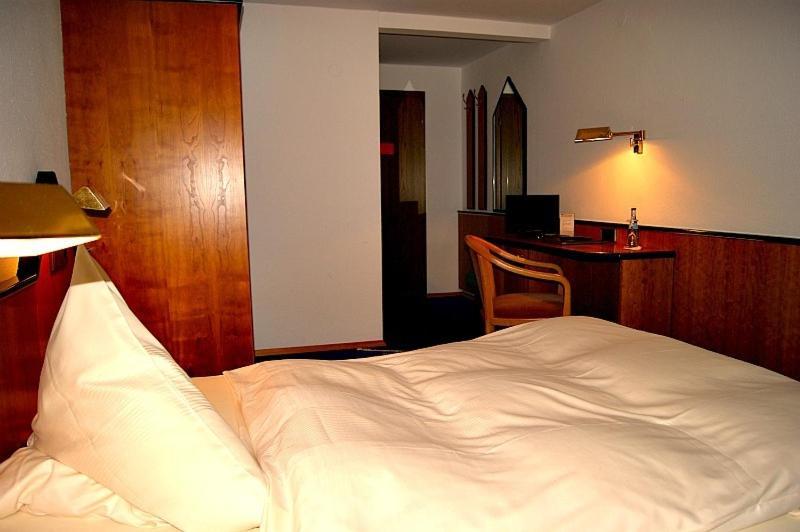 Hotel Restaurant Baeren フロイデンシュタット エクステリア 写真